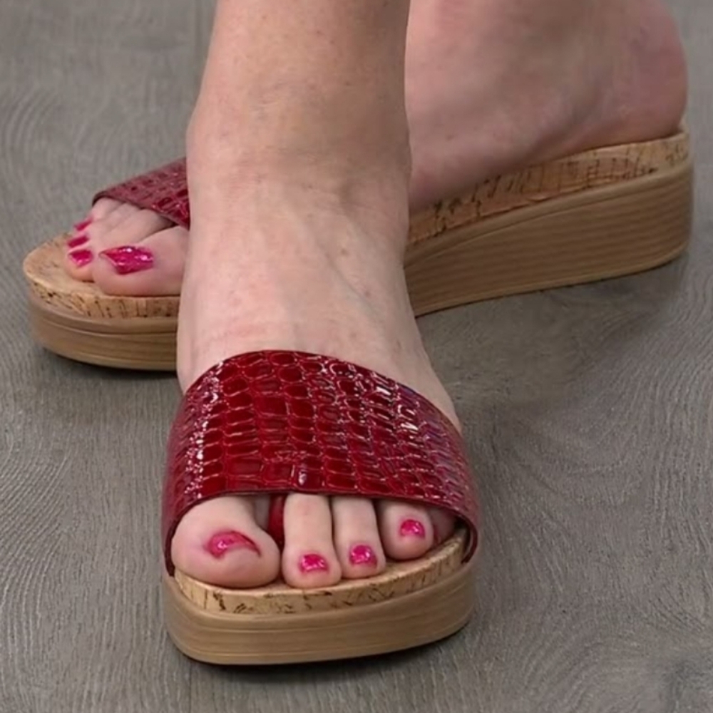 Donald J Pliner Fiji One Band Slide Sandal